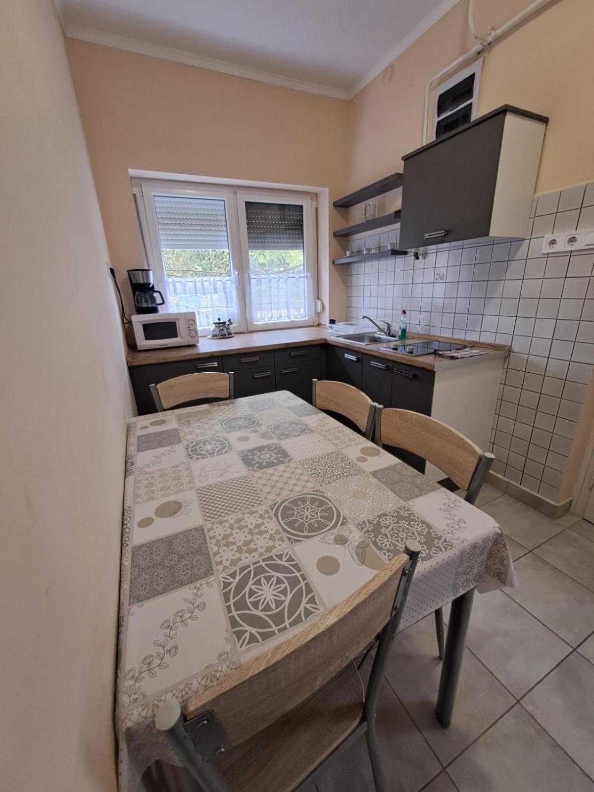 Berta Panzio Bed & Breakfast Hajduszoboszlo Bilik gambar