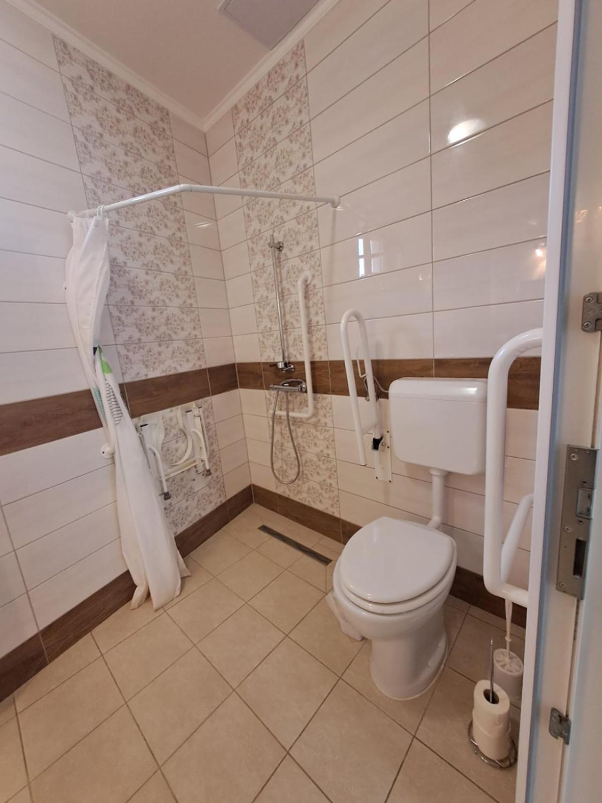 Berta Panzio Bed & Breakfast Hajduszoboszlo Bilik gambar