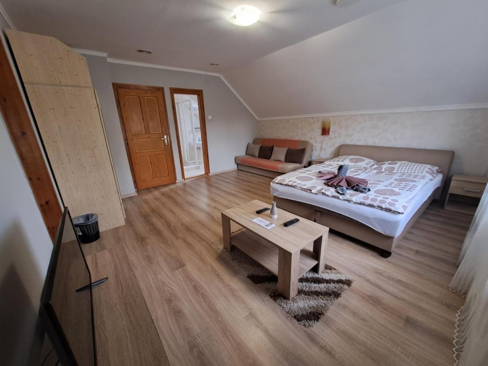 Berta Panzio Bed & Breakfast Hajduszoboszlo Bilik gambar