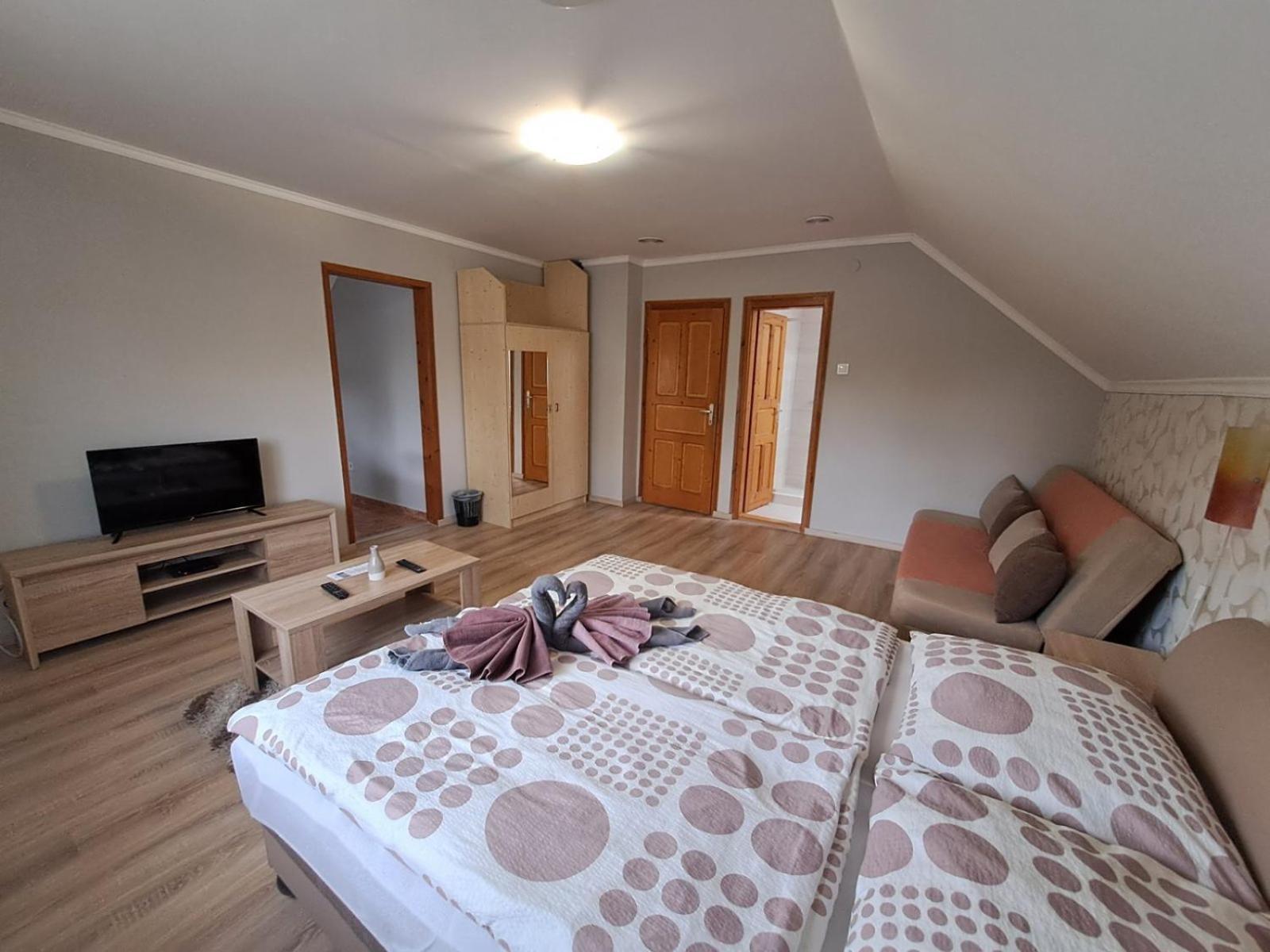 Berta Panzio Bed & Breakfast Hajduszoboszlo Bilik gambar