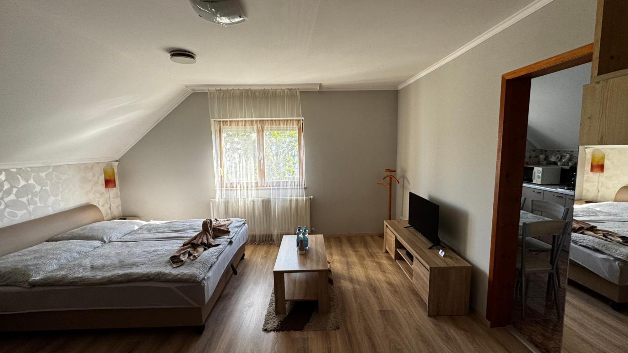 Berta Panzio Bed & Breakfast Hajduszoboszlo Luaran gambar