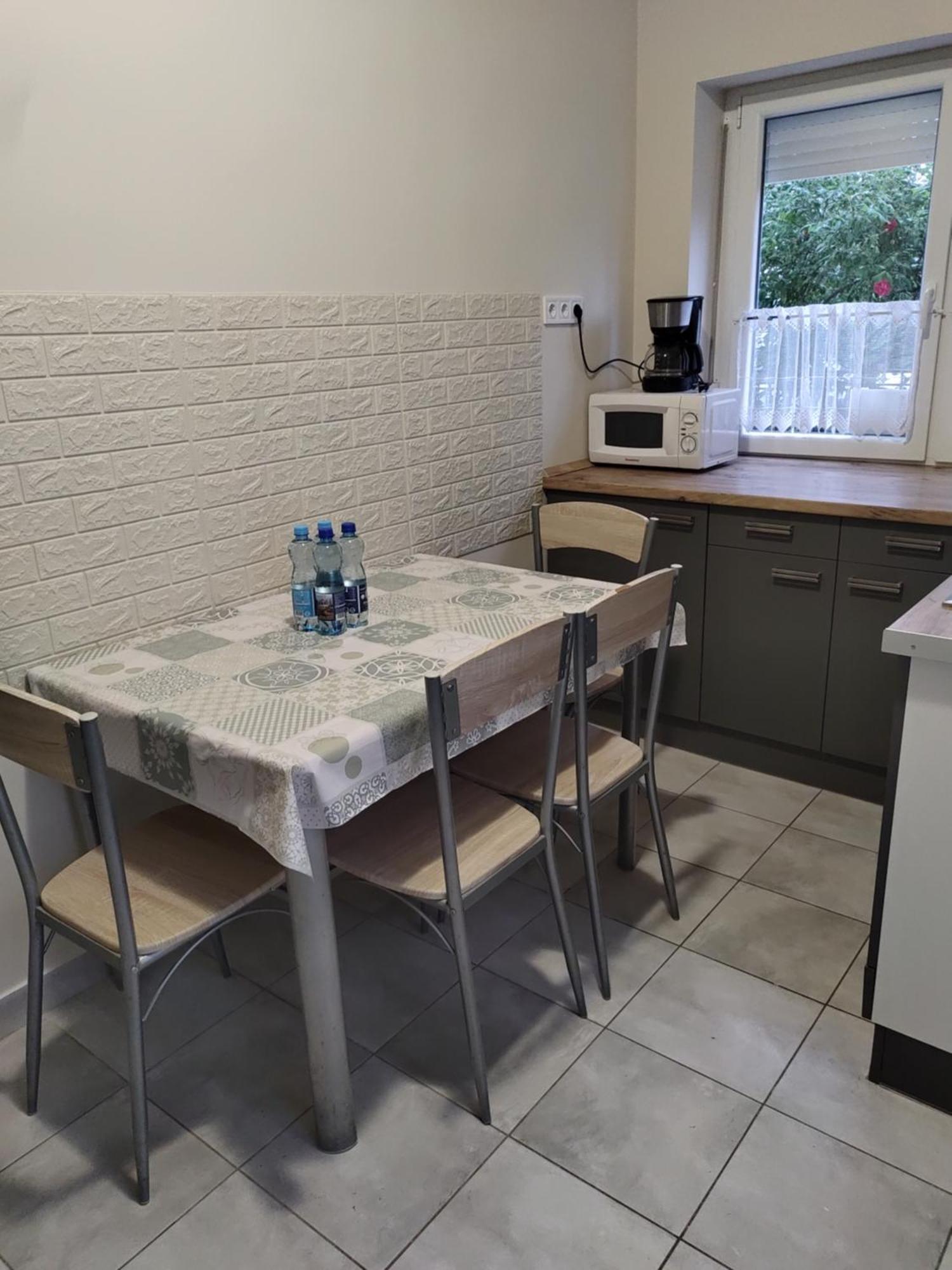 Berta Panzio Bed & Breakfast Hajduszoboszlo Luaran gambar